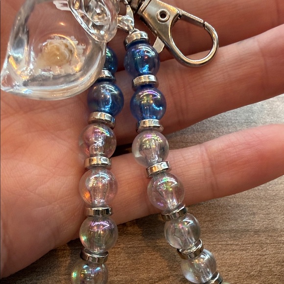 Handmade Iridescent Beaded Keychain with Shell Charm - Picture 9 of 11